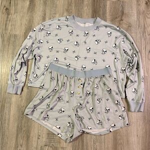American Eagle Outfitters Women’s Pajama Set in Light Gray/ Blue with Snoopy!